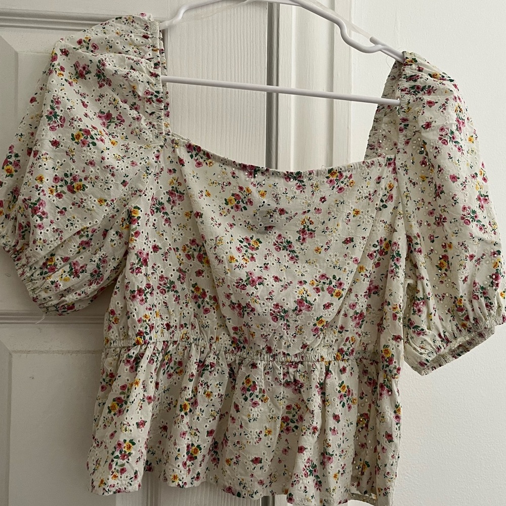 NWT Wild Fable Size M. Square neck with floral pattern.